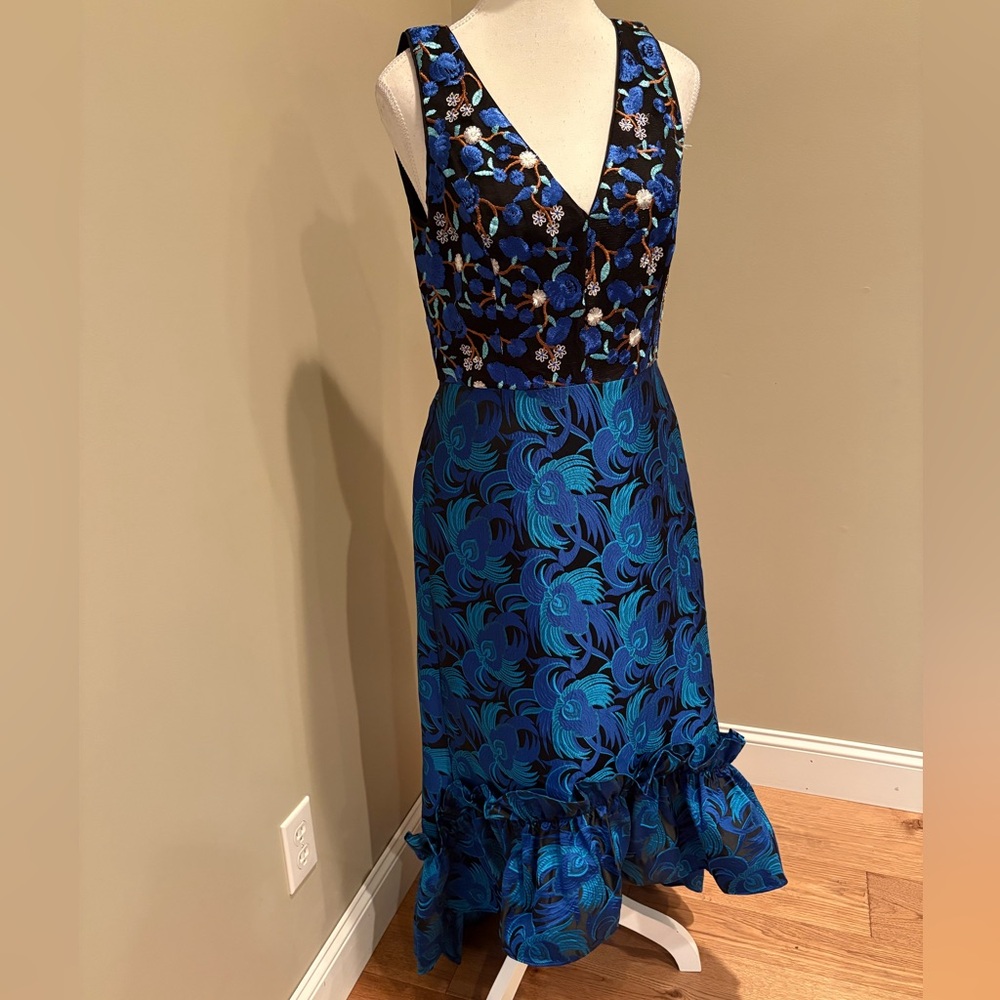 Badgley Mischka Formal Gown Embroidered Maxi Blue Sz 6 Dress Sleeveless